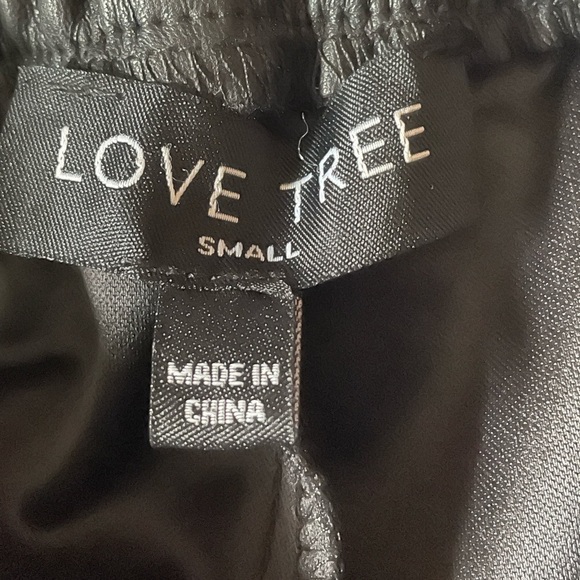 Love Tree vegan leather cargo pants - Picture 3 of 5